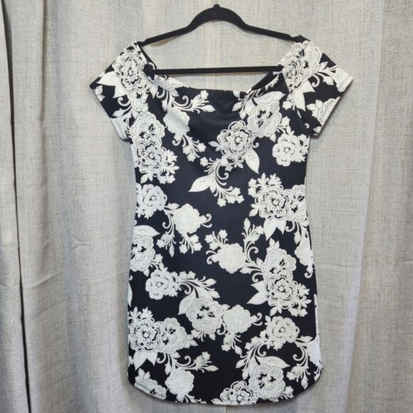 Bailey Blue Off The Shoulder Mini Dress Women's XL Black White Floral Cap Sleeve - Picture 1 of 6